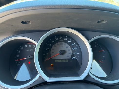 Used 2006 Toyota Tacoma PreRunner image 17