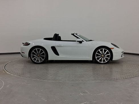 Certified 2022 Porsche 718 Boxster image 8