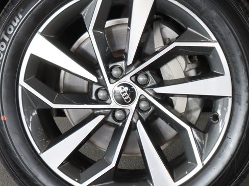 Used 2023 Audi Q5 2.0T Premium w/ Convenience Package image 7