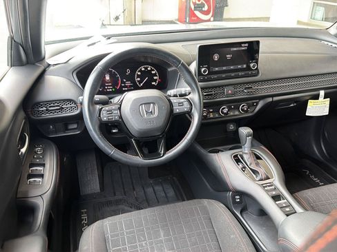 Used 2025 Honda HR-V Sport image 18
