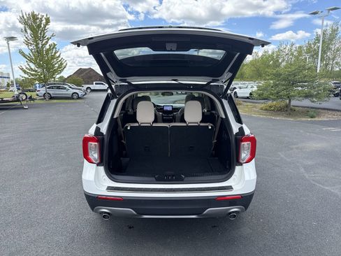Used 2021 Ford Explorer Limited w/ Equipment Group 301A AWD/4WD image 27