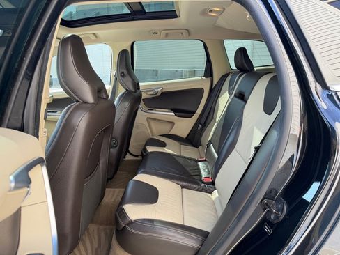 Used 2010 Volvo XC60 T6 AWD/4WD image 19