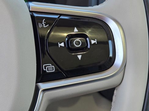 Certified 2025 Volvo XC90 T8 Plus w/ Protection Package Premier AWD/4WD image 31