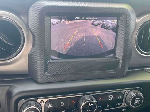 Used 2019 Jeep Wrangler Unlimited Sport S AWD/4WD image 19