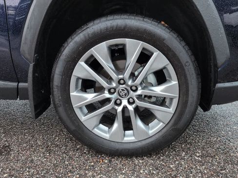 Used 2025 Toyota RAV4 XLE Premium FWD image 11