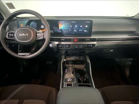Used 2024 Kia Sorento LX FWD image 14