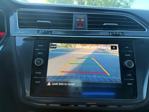 Used 2022 Volkswagen Tiguan SE R-Line image 24