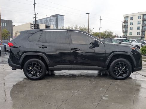 Used 2022 Toyota RAV4 LE image 2