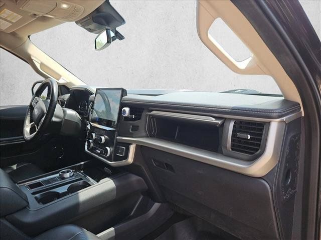 Used 2023 Ford Expedition XLT RWD image 20