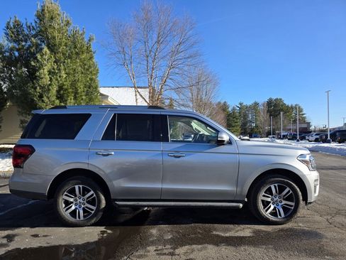 Used 2024 Ford Expedition Limited image 12