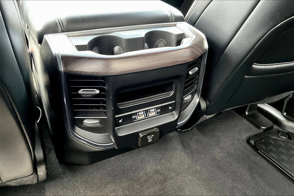 Used 2025 RAM 1500 Laramie AWD/4WD image 11