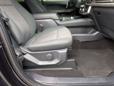 Used 2022 Ford Expedition XLT AWD/4WD image 37
