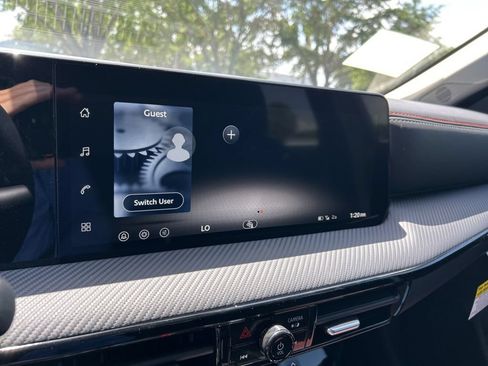 New 2026 Nissan Kicks SR FWD image 32