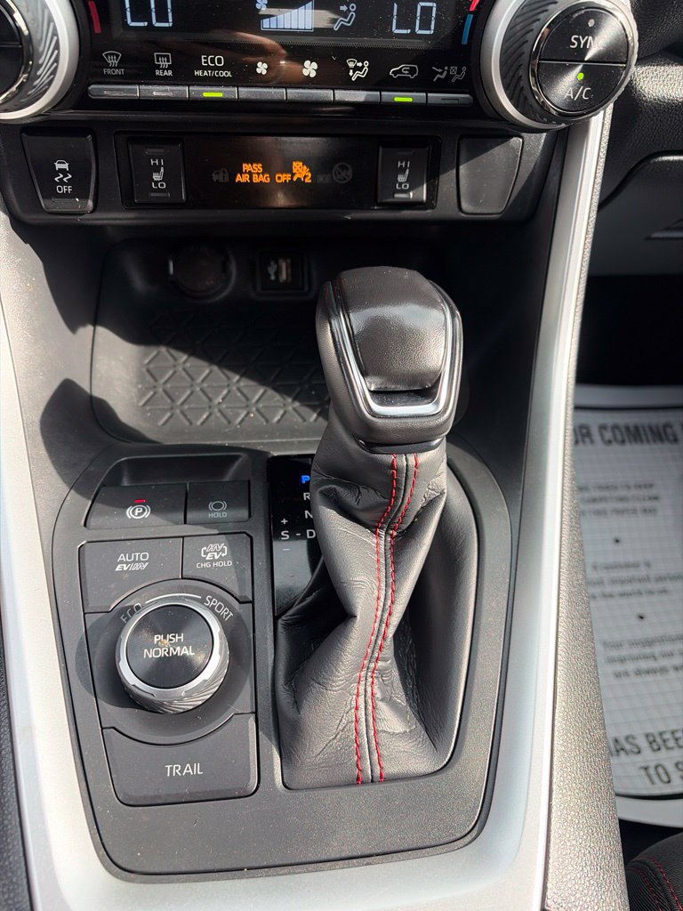 Used 2025 Toyota RAV4 SE AWD/4WD image 31