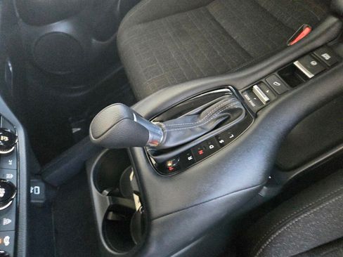 Used 2023 Honda HR-V LX image 16