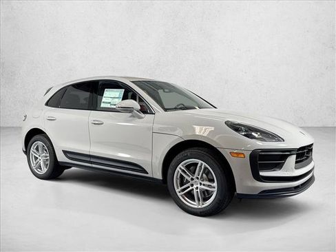Used 2026 Porsche Macan AWD/4WD image 7