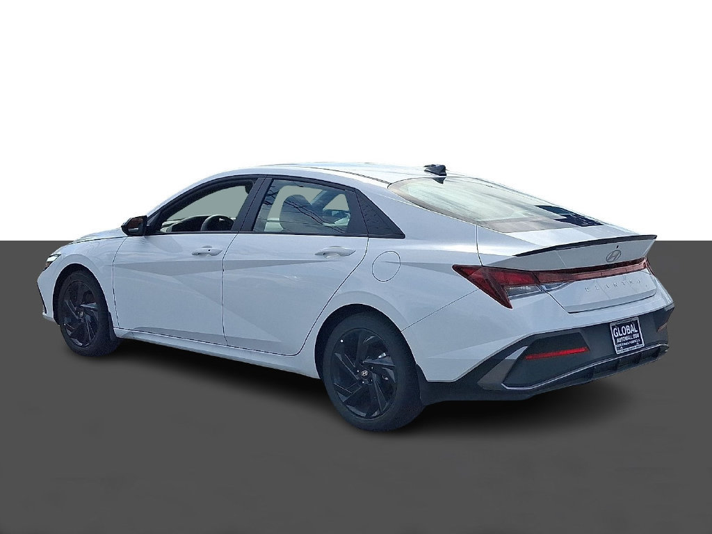 Used 2026 Hyundai Elantra Sport FWD image 5
