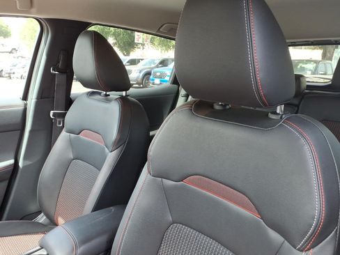 Used 2025 Nissan Kicks SR FWD image 15