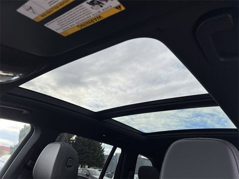 Used 2025 Mercedes-Benz GLS 450 4MATIC image 7