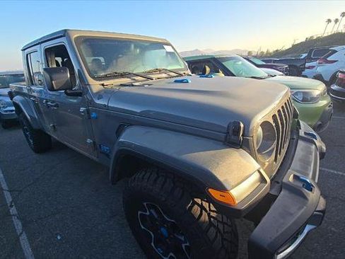 Used 2023 Jeep Gladiator Sport AWD/4WD image 4