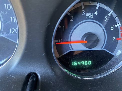 Used 2014 Chrysler 200 LX FWD image 16