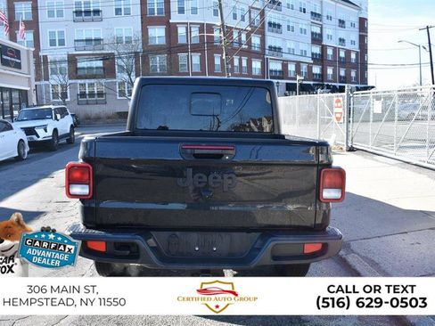 Used 2022 Jeep Gladiator Sport image 6