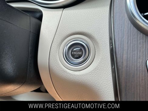 Used 2022 Mercedes-Benz GLC 300 4MATIC w/ Premium Package Lite image 31