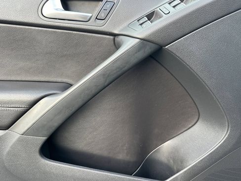 Used 2016 Volkswagen Tiguan SEL image 14