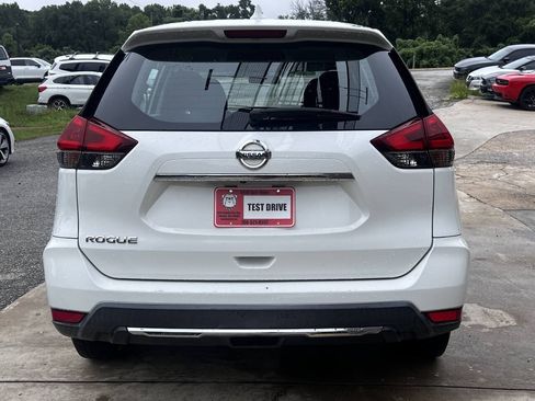 Used 2018 Nissan Rogue S FWD image 5