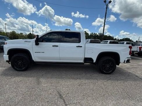 Used 2022 Chevrolet Silverado 2500 LTZ w/ LTZ Plus Package AWD/4WD image 3