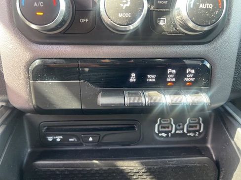 Used 2019 RAM 1500 Big Horn AWD/4WD image 27