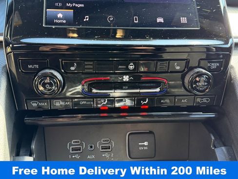 Used 2025 Jeep Grand Cherokee Altitude image 24