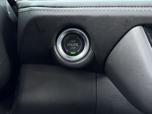 Used 2025 Chevrolet Tahoe LT RWD image 18