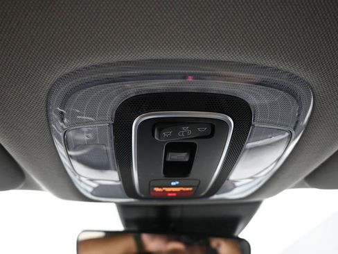 Certified 2023 Hyundai Elantra Limited w/ Preferred Accessory Package FWD image 17