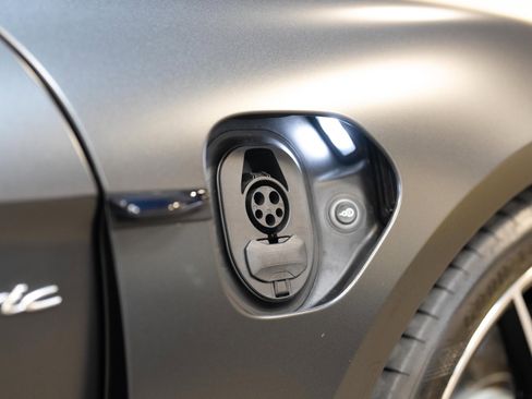 Used 2025 Porsche Taycan RWD image 53