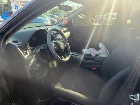 Used 2019 Honda HR-V LX image 7