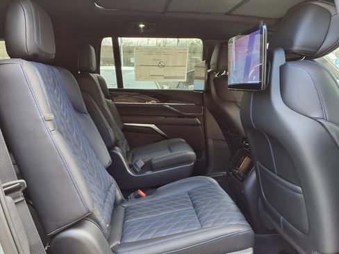 New 2026 Cadillac Escalade IQL Luxury AWD/4WD image 7