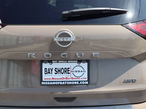 Certified 2025 Nissan Rogue SV AWD/4WD image 29