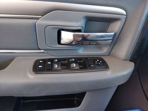 Used 2019 RAM 1500 Classic SLT RWD image 23
