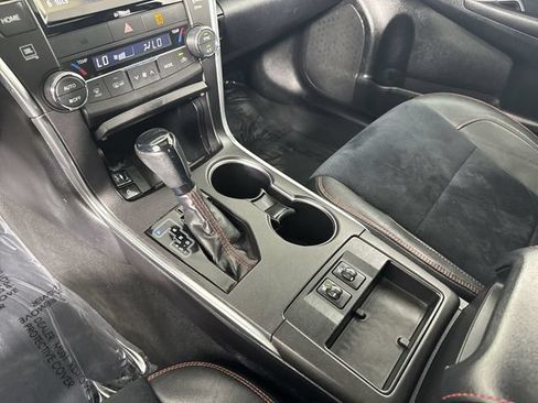Used 2017 Toyota Camry XSE FWD image 17