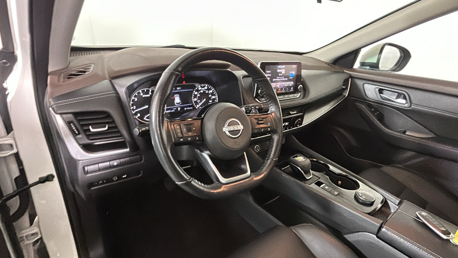 Used 2023 Nissan Rogue SV w/ SV Premium B Package AWD/4WD image 17