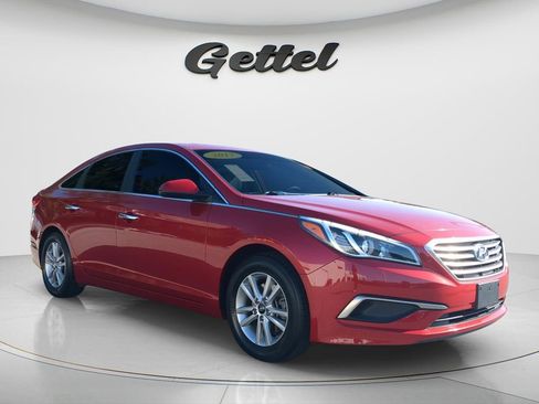 Used 2017 Hyundai Sonata SE FWD image 3