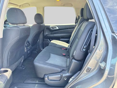 Used 2018 Nissan Pathfinder S AWD/4WD image 13