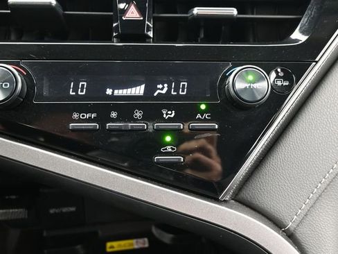 Used 2024 Toyota Camry XSE FWD image 13