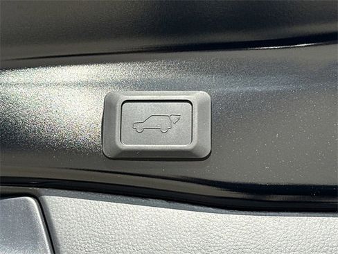 New 2025 Toyota RAV4 XLE image 7