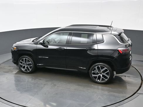 Used 2025 Jeep Compass Limited w/ Elite Group image 34