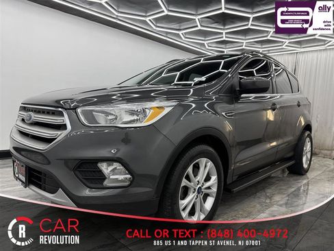 Used 2018 Ford Escape SE image 3