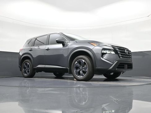 Certified 2026 Nissan Rogue SV FWD image 19