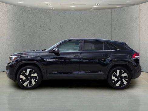 Used 2025 Volkswagen Atlas Cross Sport SE FWD image 2