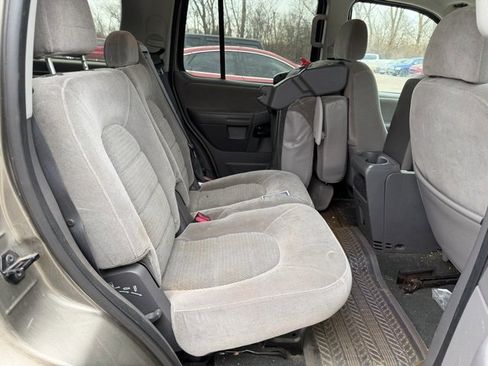 Used 2005 Ford Explorer XLT image 7